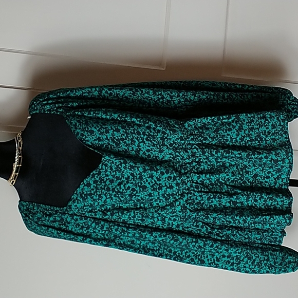 Green Black 3X Plus Size Pelum Top Balloon Sleeve New With Tags V Neck - Picture 1 of 7